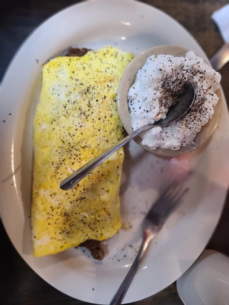 Sausage Cheese Omelette with Cottage Cheese Instead of Hash Browns
