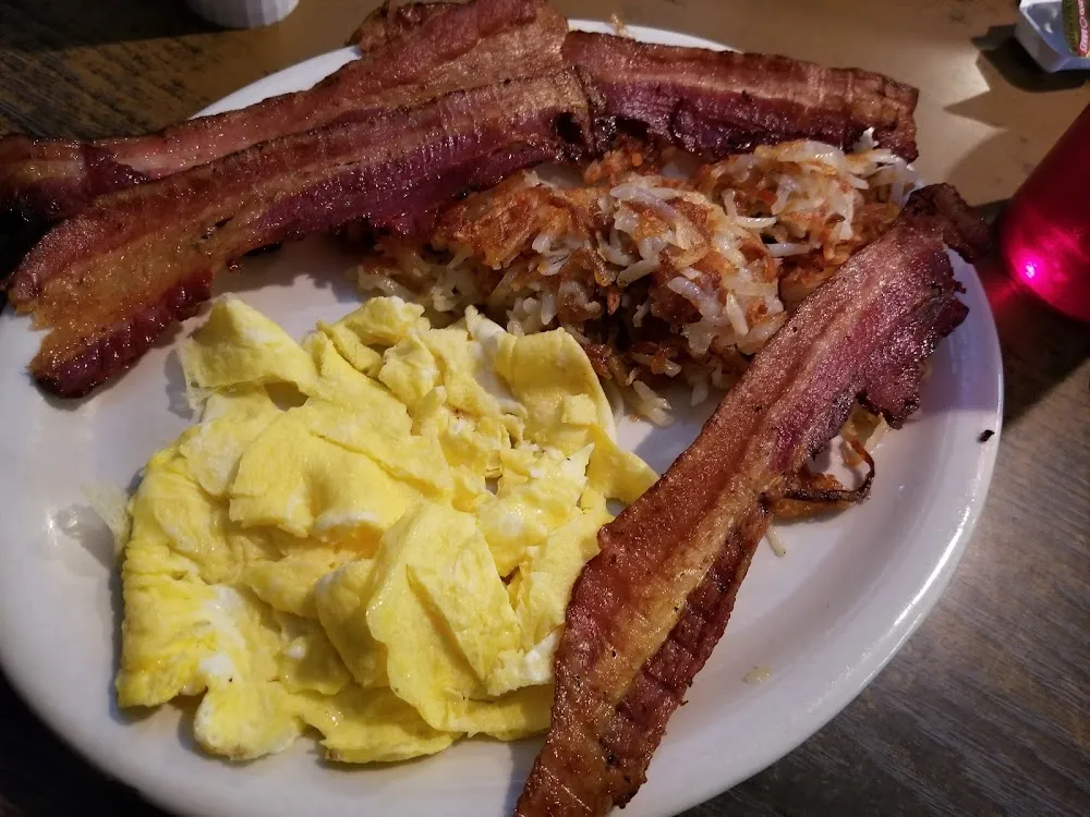 Scrambled Eggs Bacon & Hashbrowns